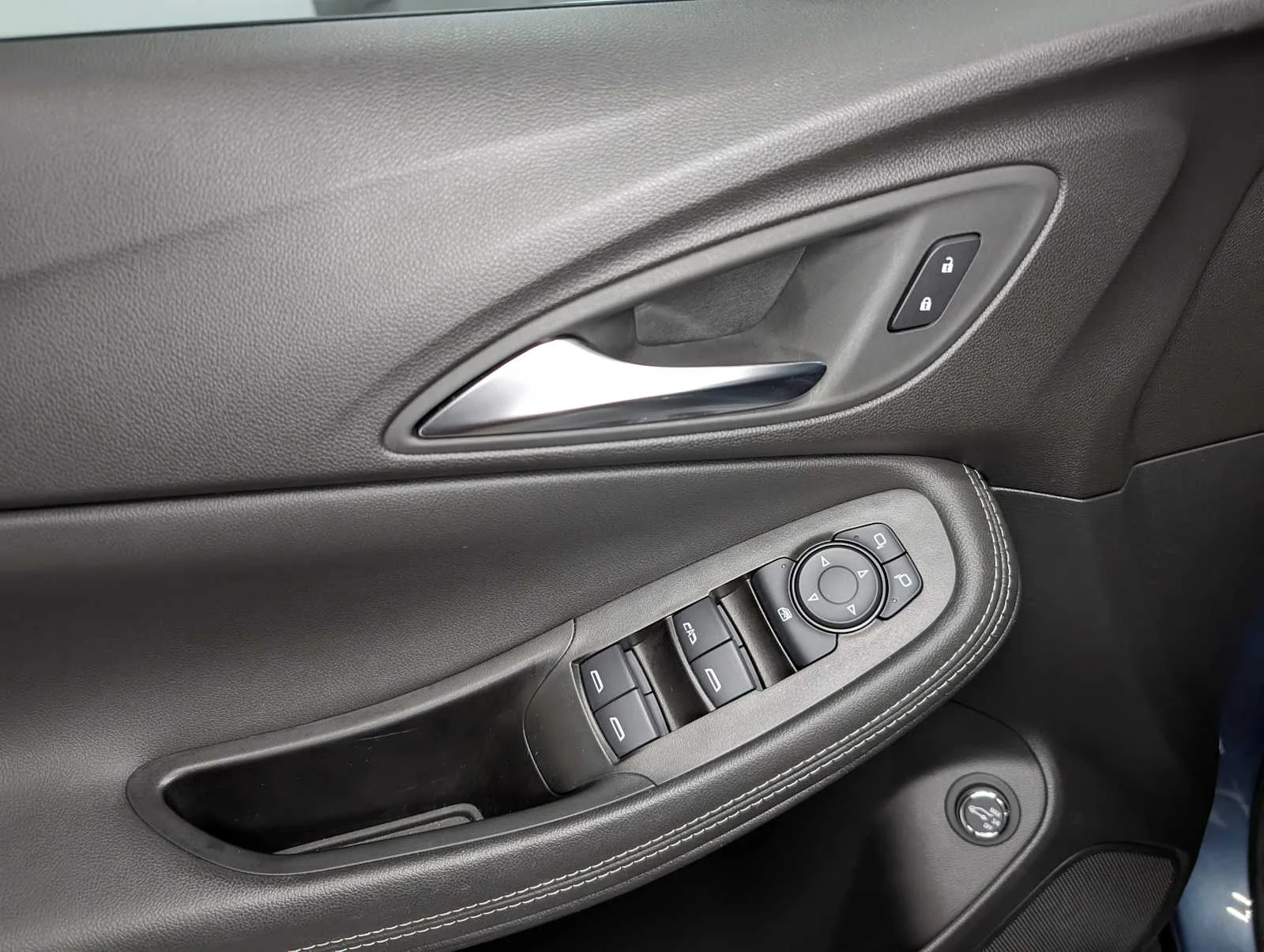 Used 2024 BLUE Buick Sport Touring image 36