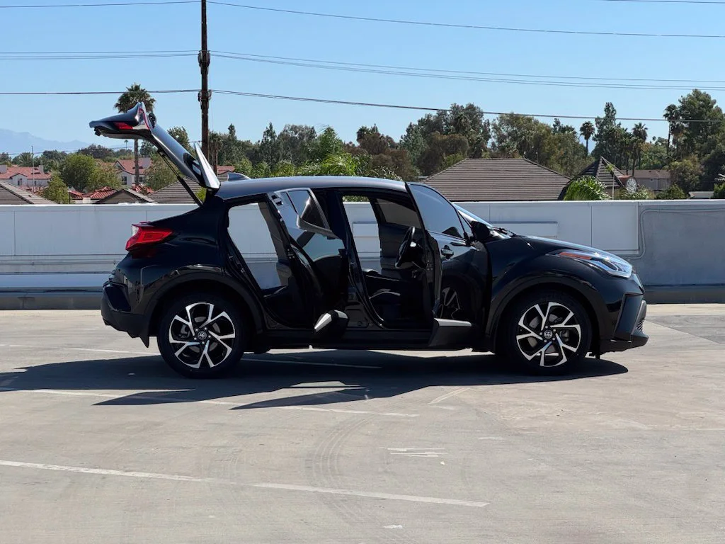 Used 2020 Black Toyota XLE image 29