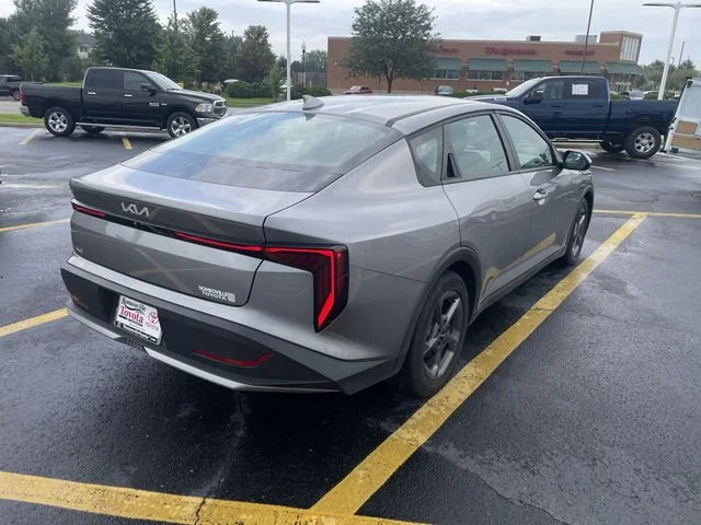 2025 Kia K4 LXS - Photo 34