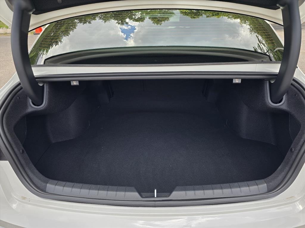 Used 2025 White Kia GT-Line image 25