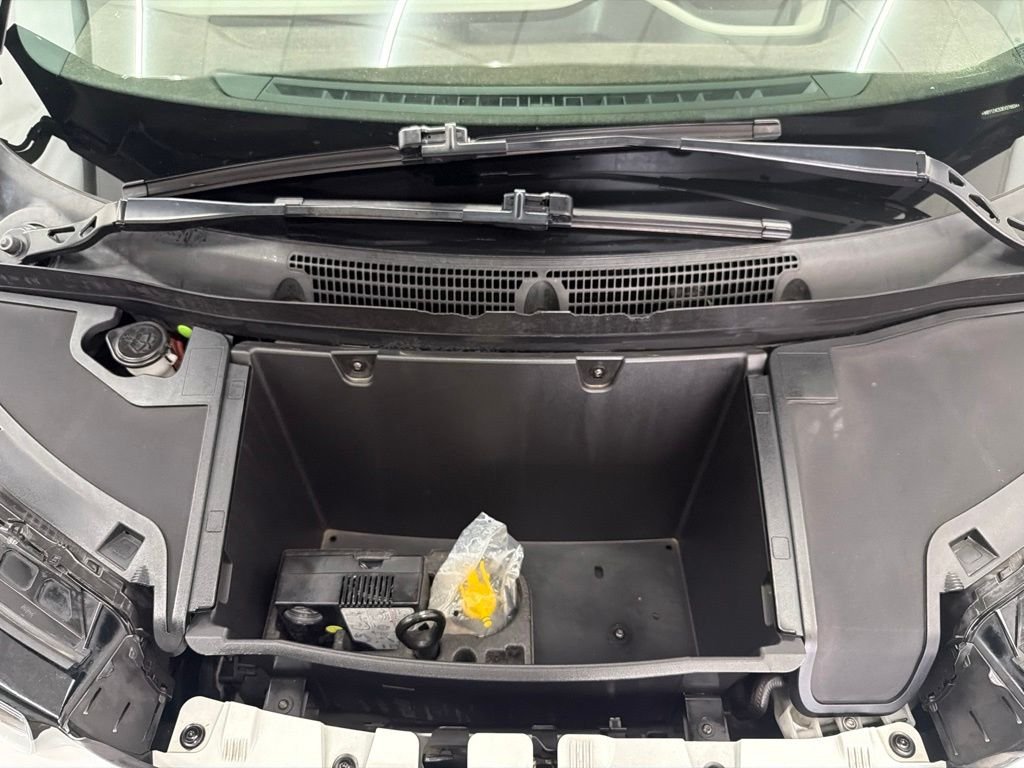 Used 2014 White BMW with Range Extender image 34