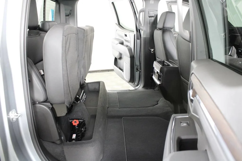 2026 GMC Sierra 1500 SLT - Photo 13