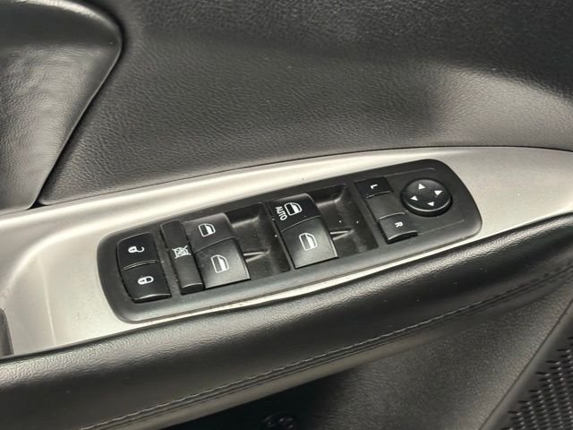 Used 2018 Gray Dodge SE image 13