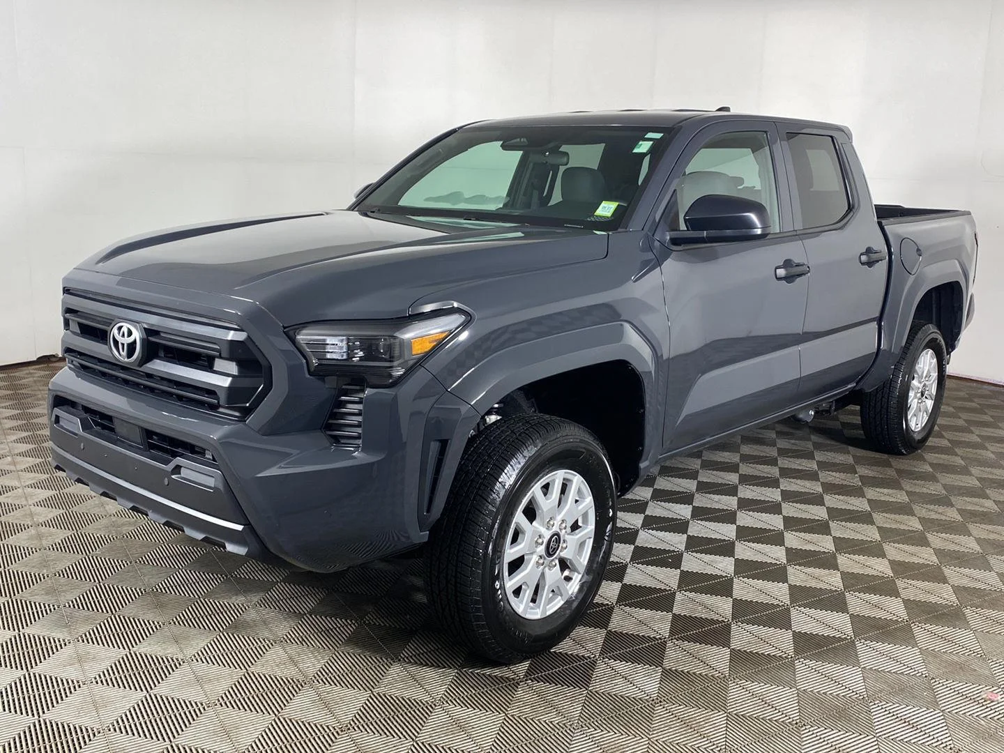 Used 2025 Underground Toyota SR image 5