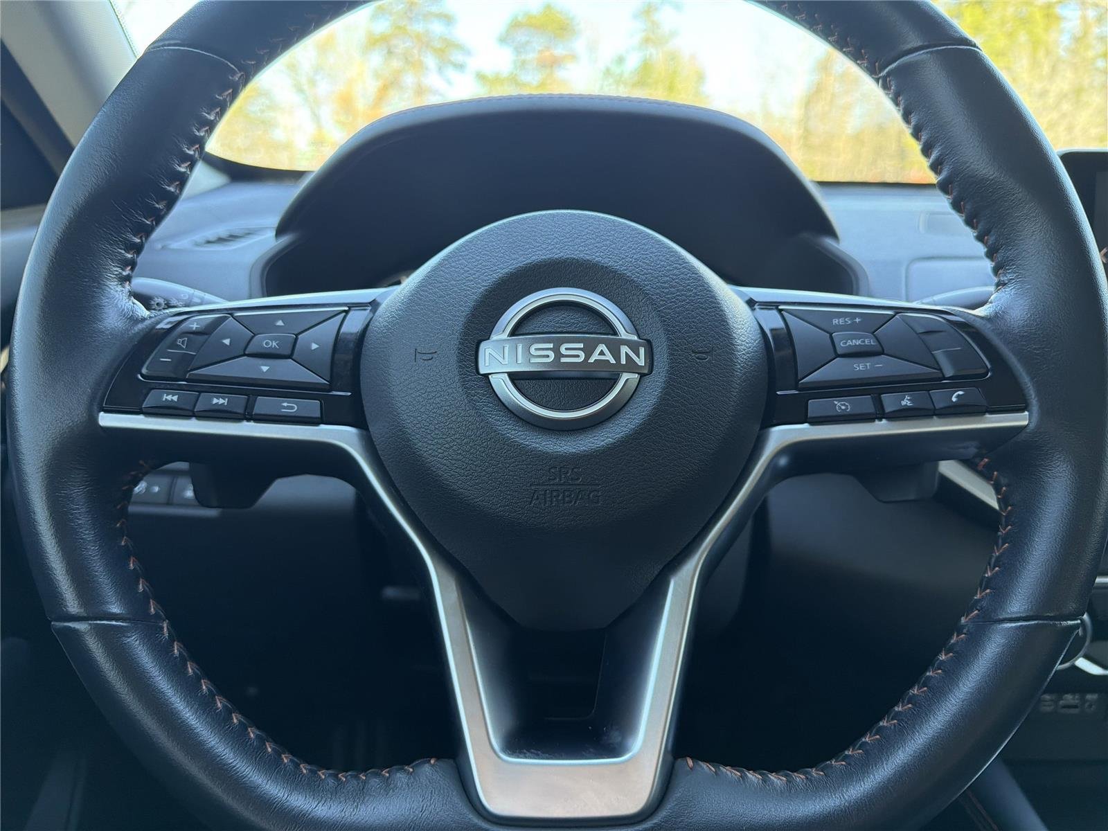 Used 2023 Super Black Nissan 2.5 SR image 10