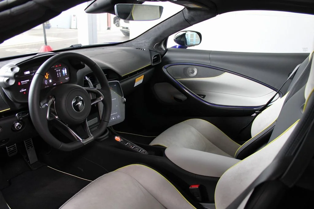 Certified Used 2025  McLaren Performance image 45