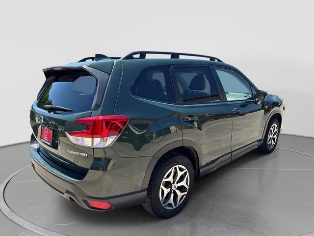 Used 2023 Green Subaru Premium image 4