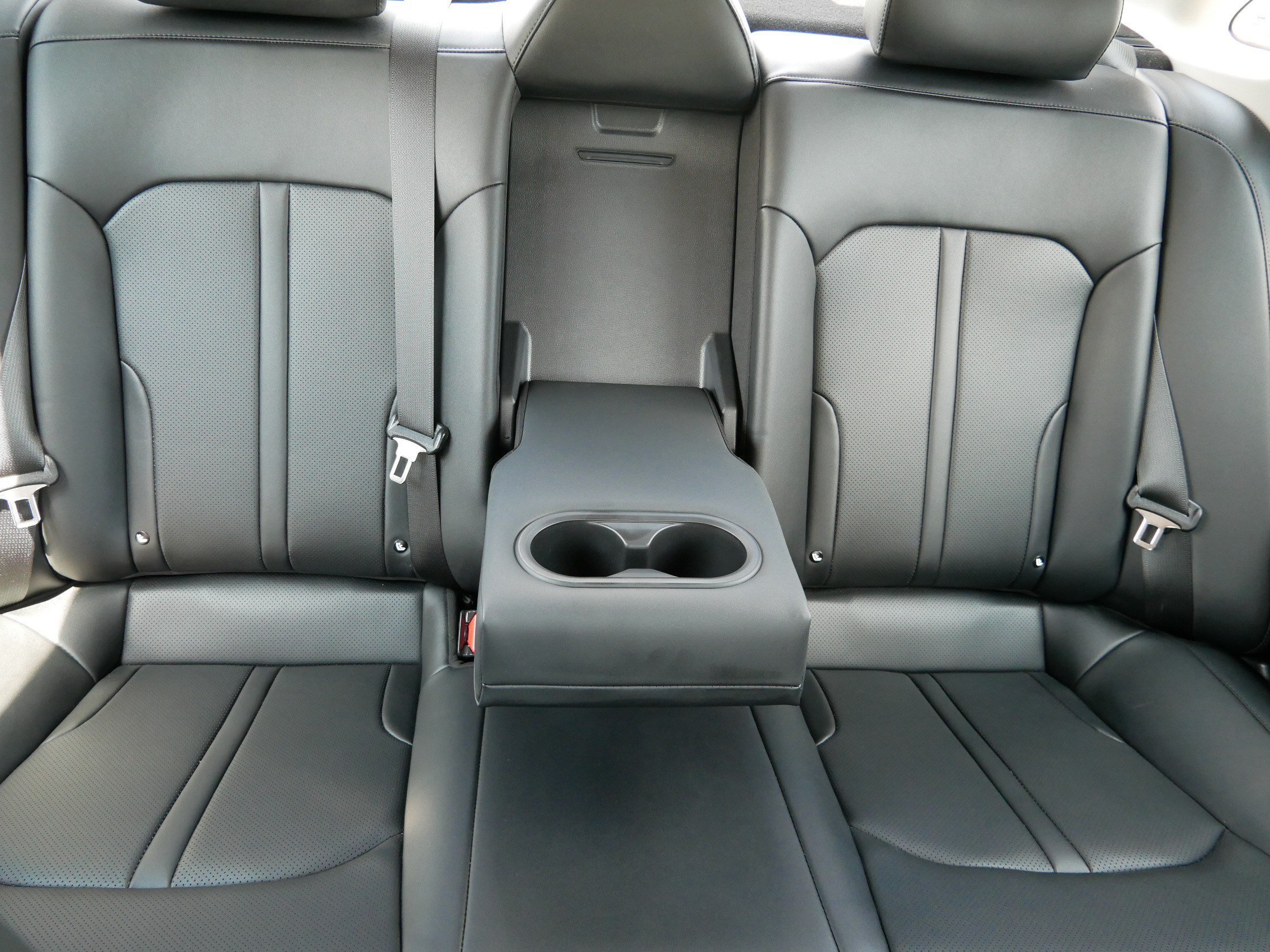 Used 2025 Snow White Pearl Kia EX image 13