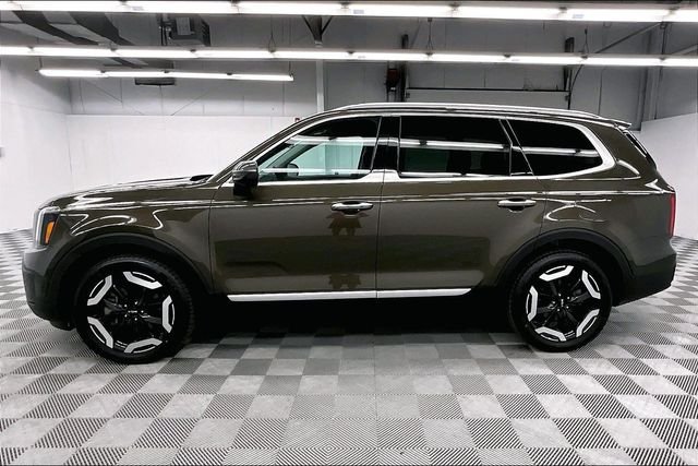2025 Kia Telluride S - Photo 13