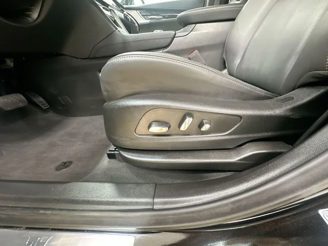 Used 2024  Cadillac Premium Luxury image 15