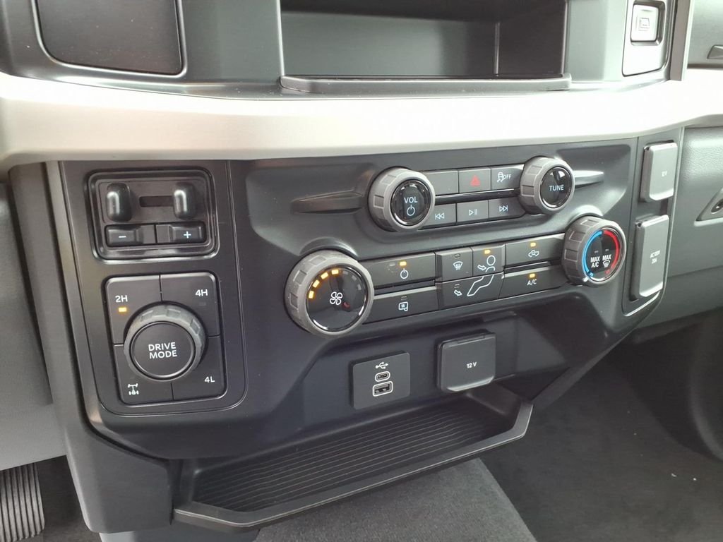 New 2027 Neptune Blue Ford F-350® XLT image 22