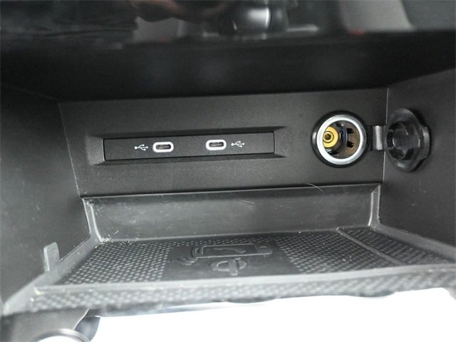 2023 Volkswagen Taos SE photo 4