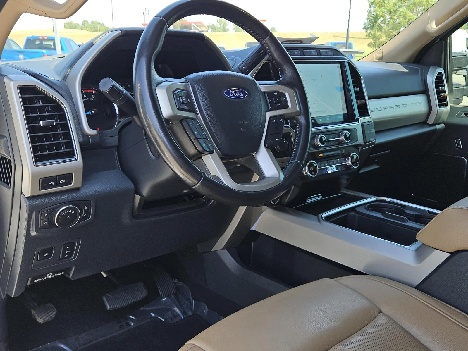 Used 2022 Oxford White Ford LARIAT 4WD Crew Cab 8