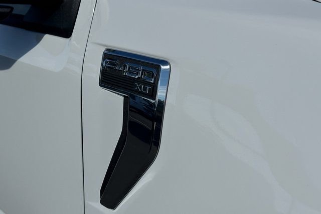 Used 2023 Oxford White Ford XLT image 5