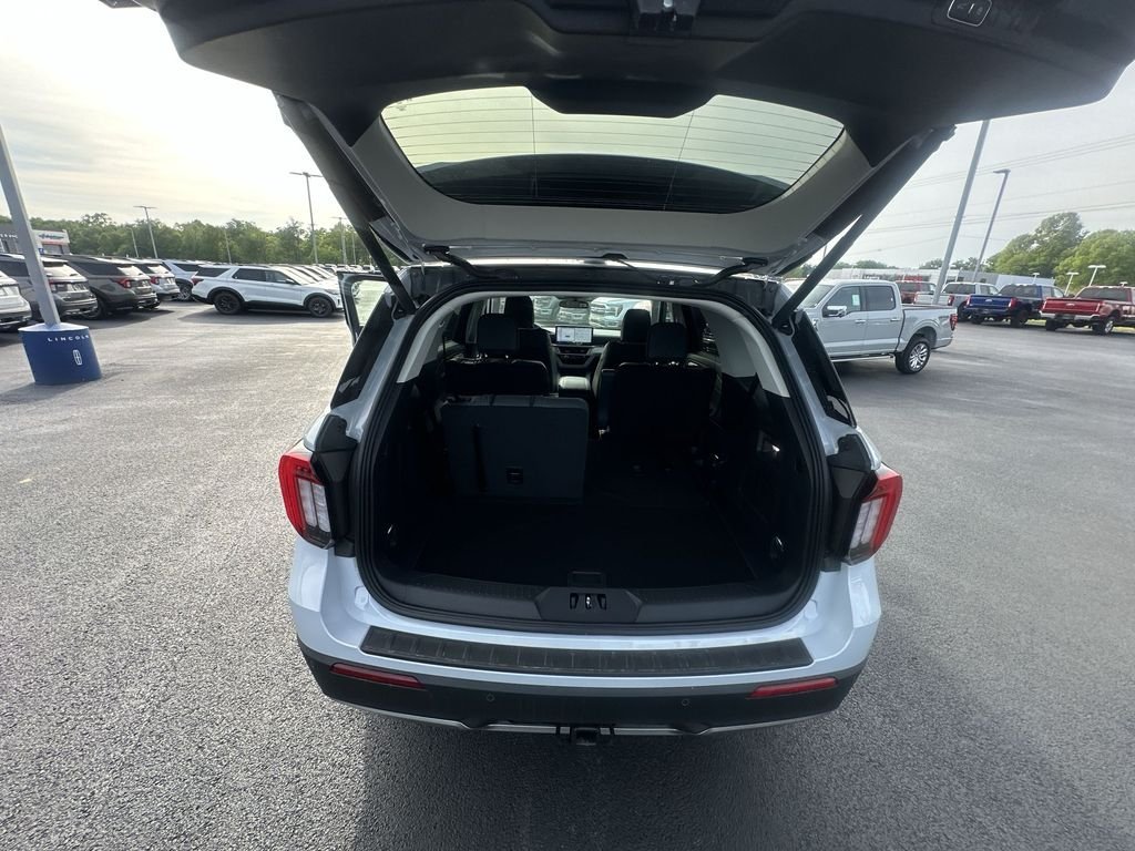 New 2026 Space White Metallic Ford Active image 30