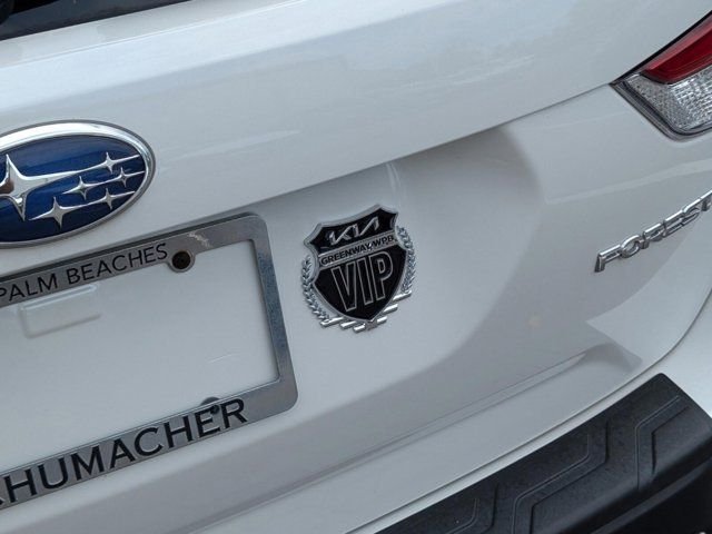 Used 2023 White Subaru Base image 36