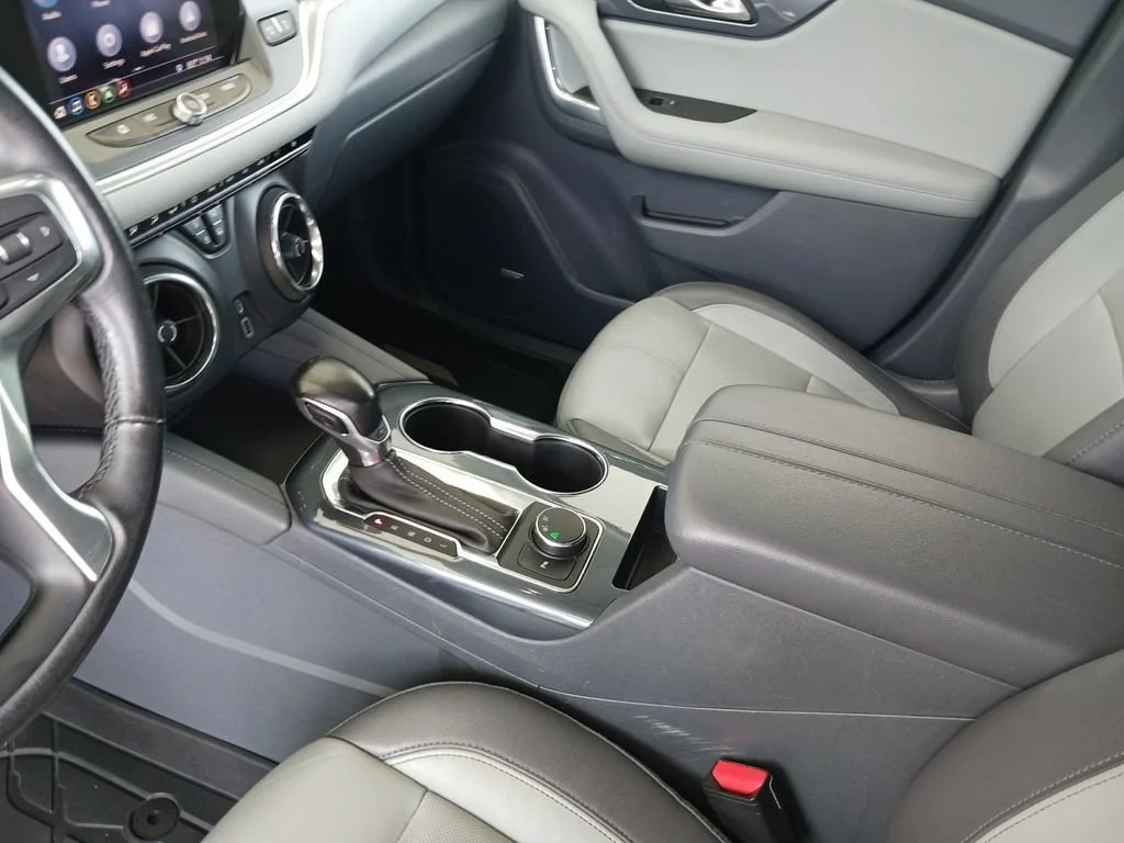 Used 2019 GRAPHITE METALLIC Chevrolet  image 11