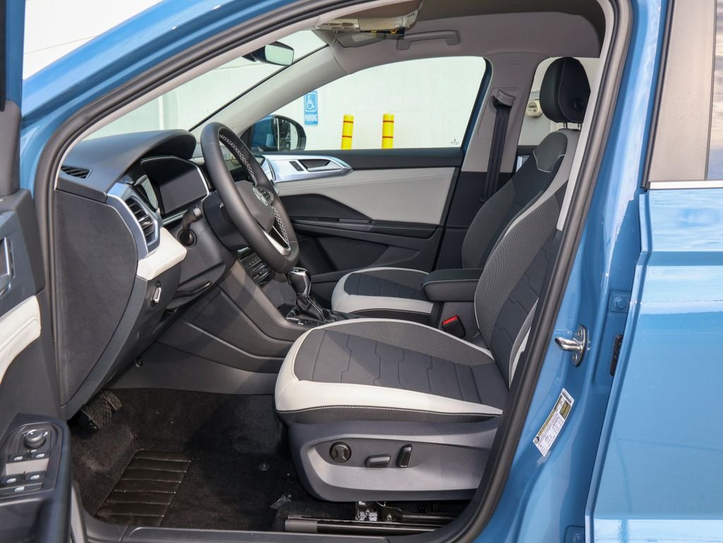 New 2026 Blue Volkswagen 1.5T SE image 11