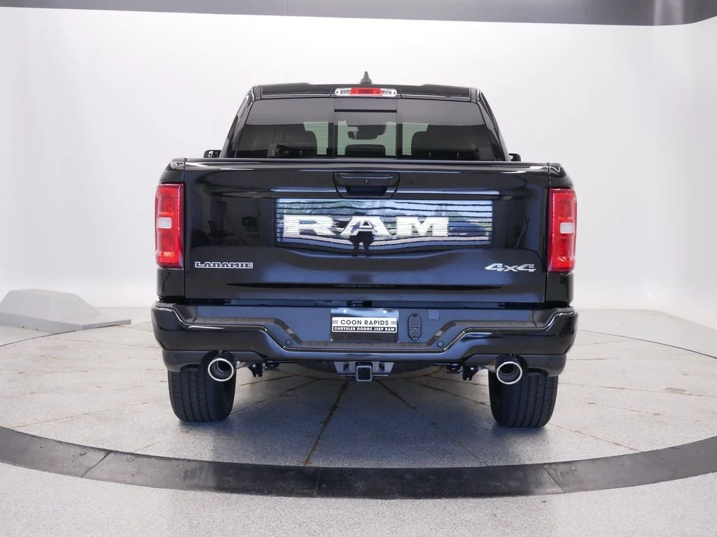New 2026 Diamond Black Crystal Pearl-Coat Exterior Paint Ram Laramie image 4
