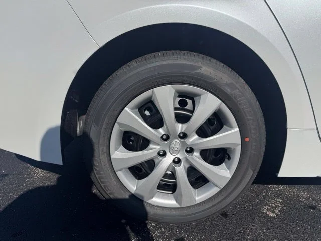 New 2027 Wind Chill Pearl Toyota LE image 10