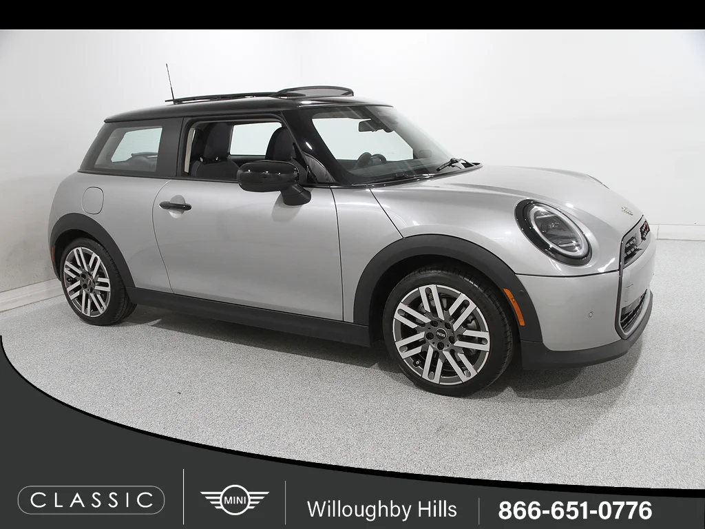 2025 MINI Hardtop Cooper S Signature's photo