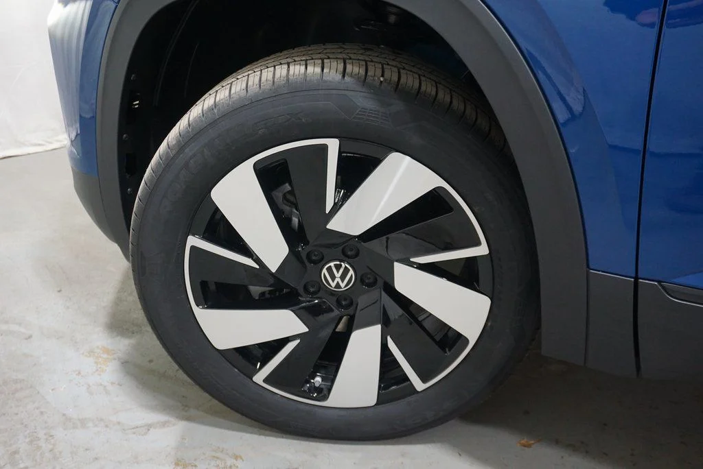2025 Volkswagen Atlas Cross Sport SE w/Tech - Photo 34