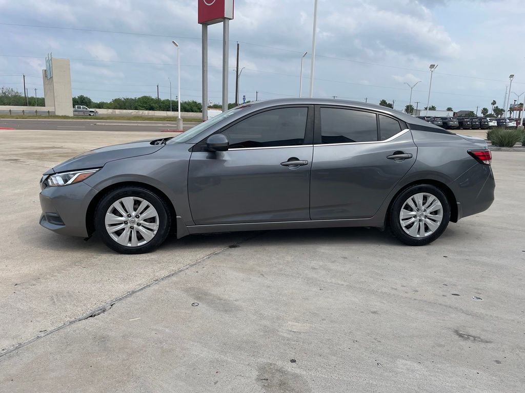 Used 2022 Gray Nissan S image 4