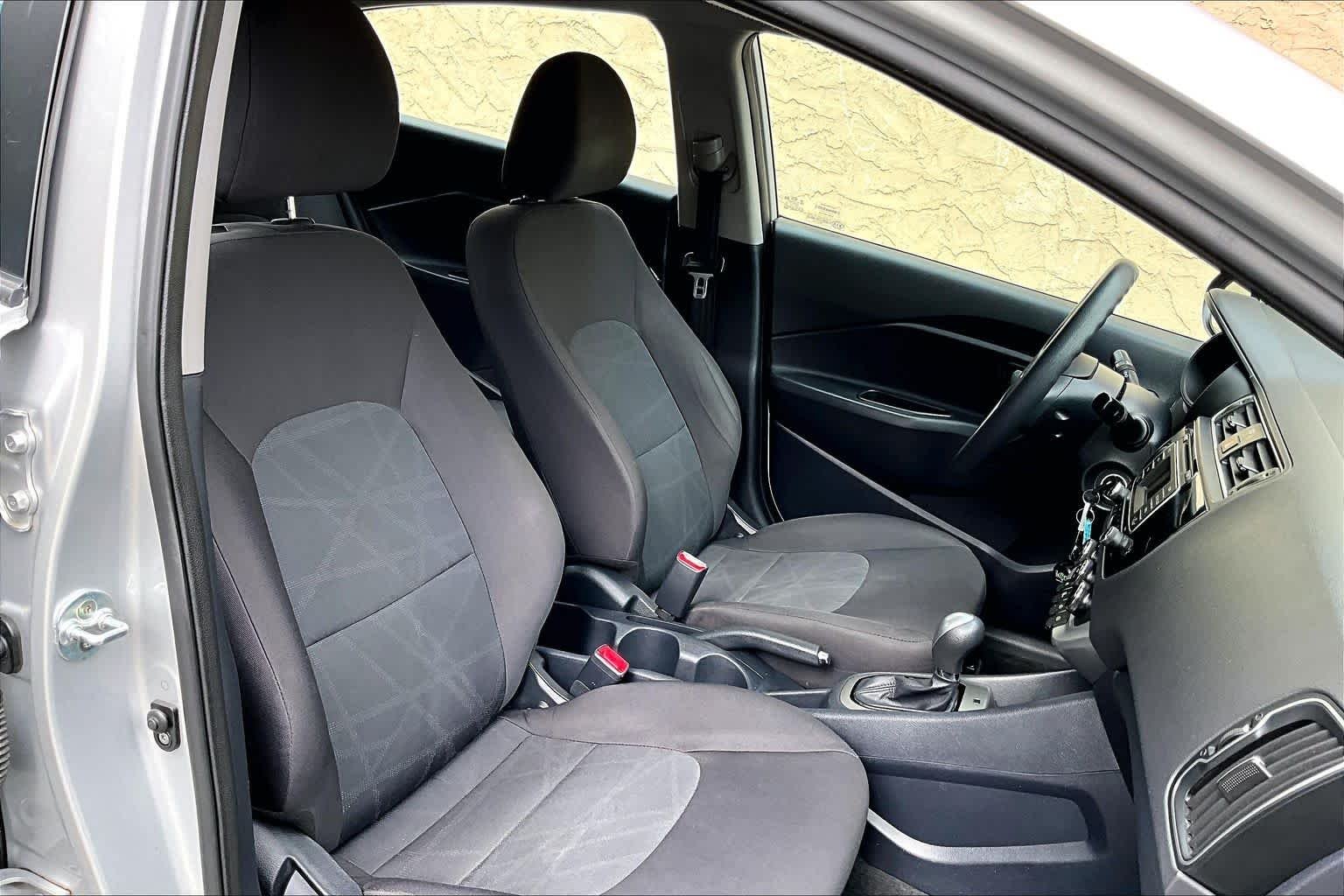 Used 2016 Bright Silver Metallic Kia LX image 9