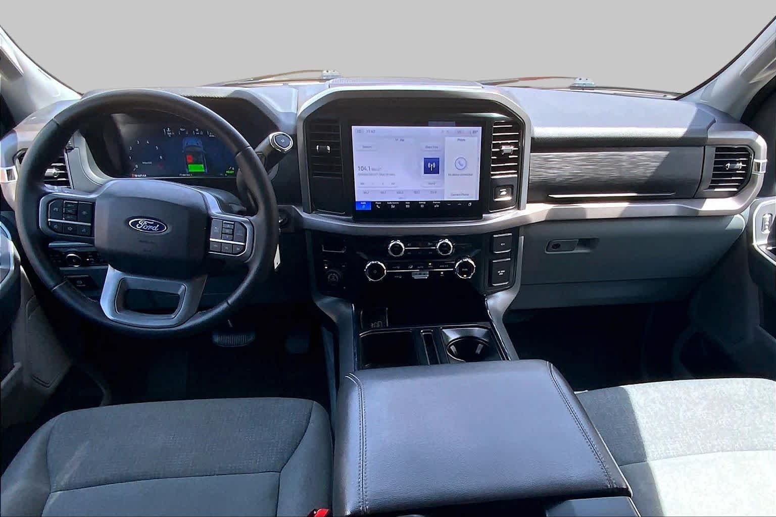 Used 2025 Iconic Silver Ford XLT image 16