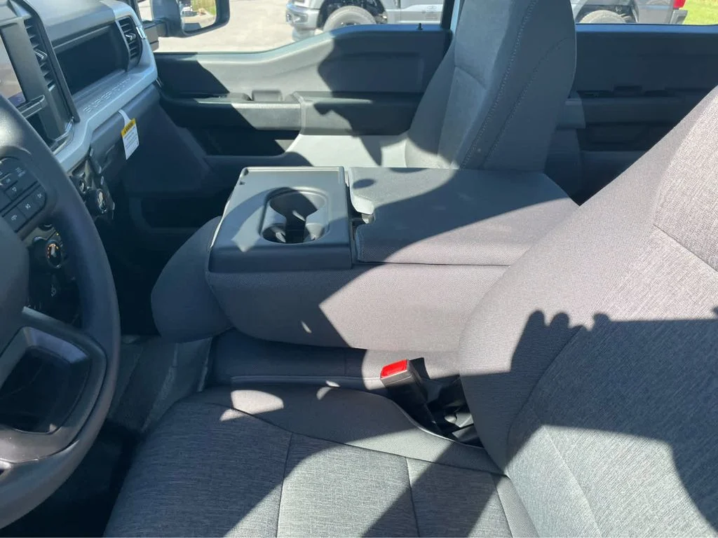 New 2026 Oxford White Ford F-350® XL image 27