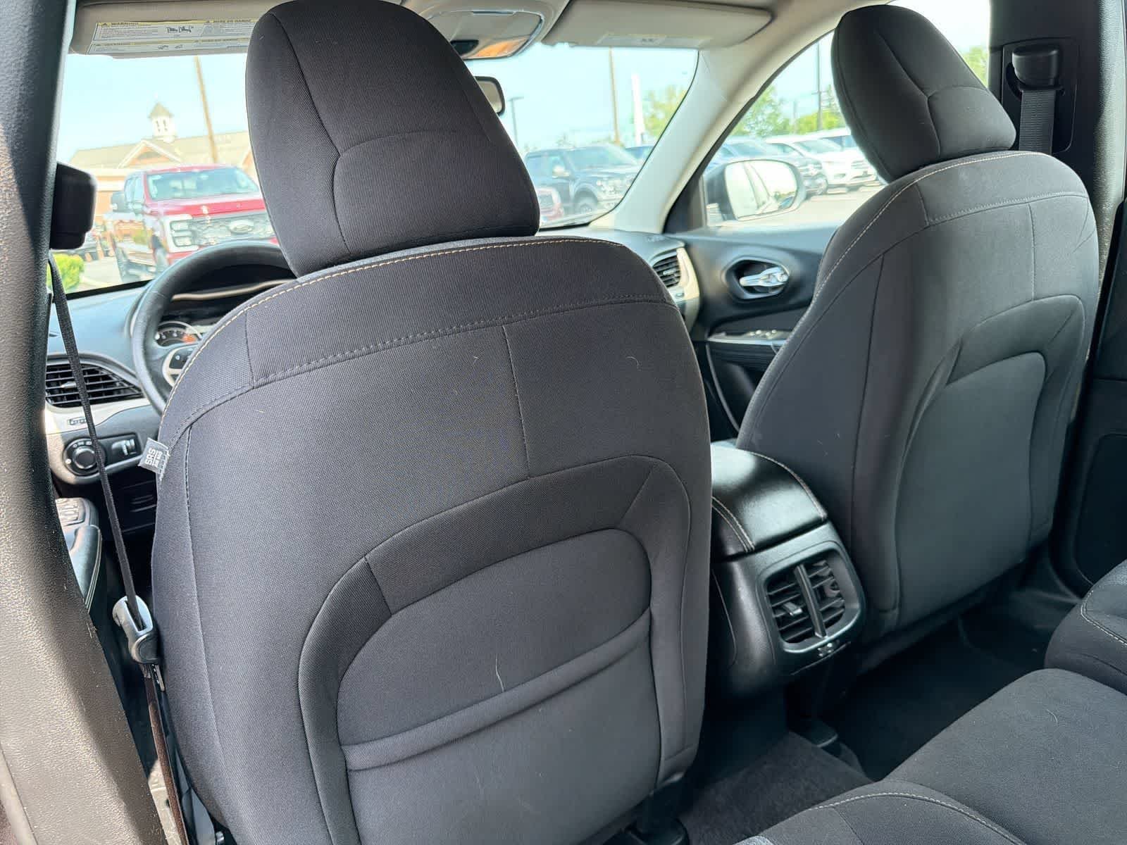 Used 2016 Brilliant Black Crystal Pearlcoat Jeep Sport image 19