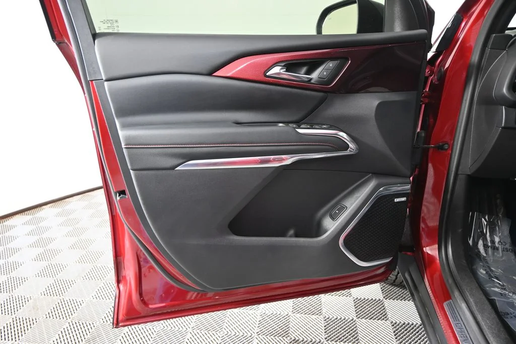 Used 2024 Red Chevrolet Z71 image 19