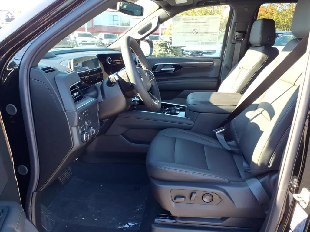2027 Chevrolet Tahoe LT - Photo 7