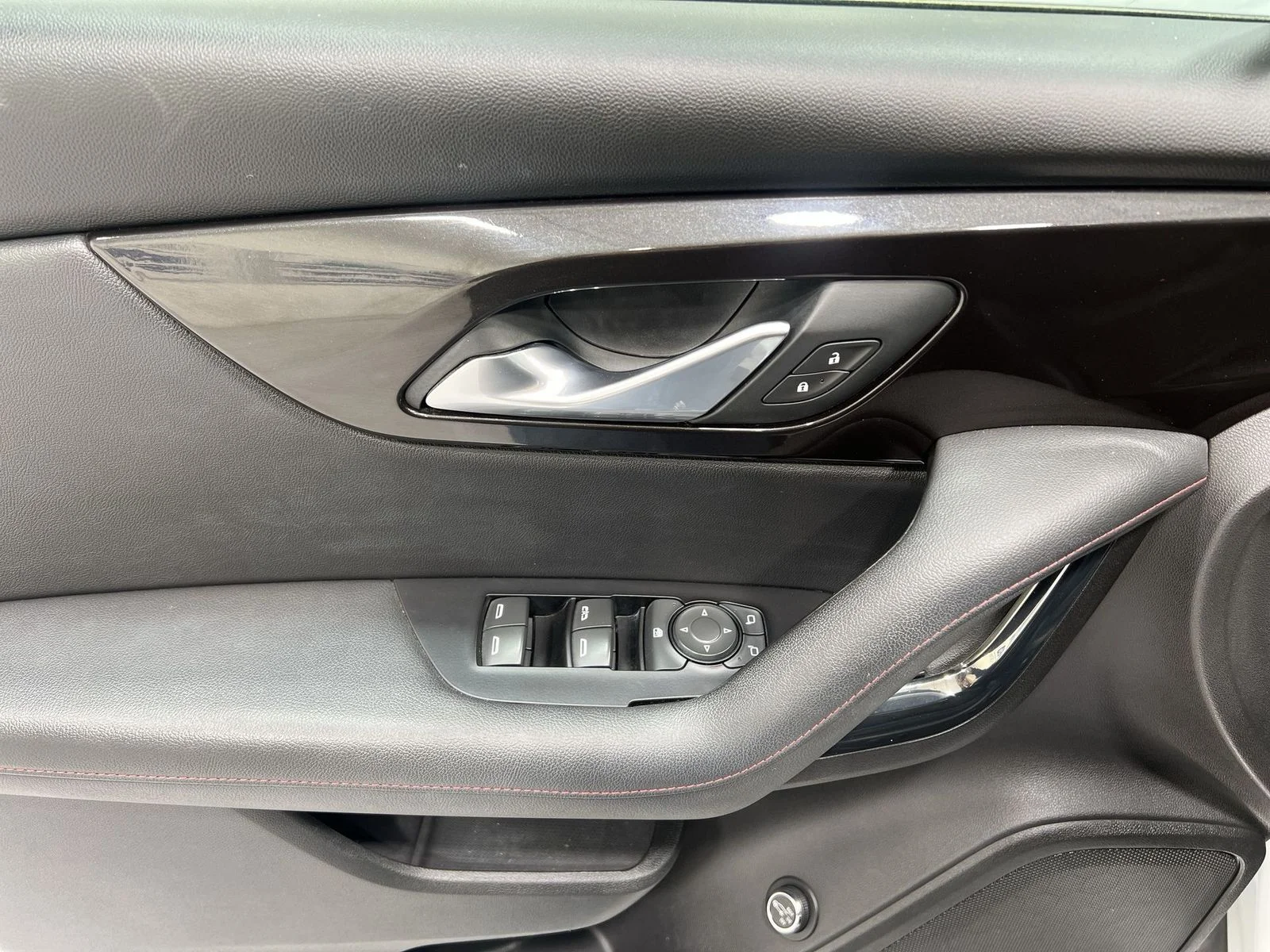 Used 2019 White Chevrolet RS image 13