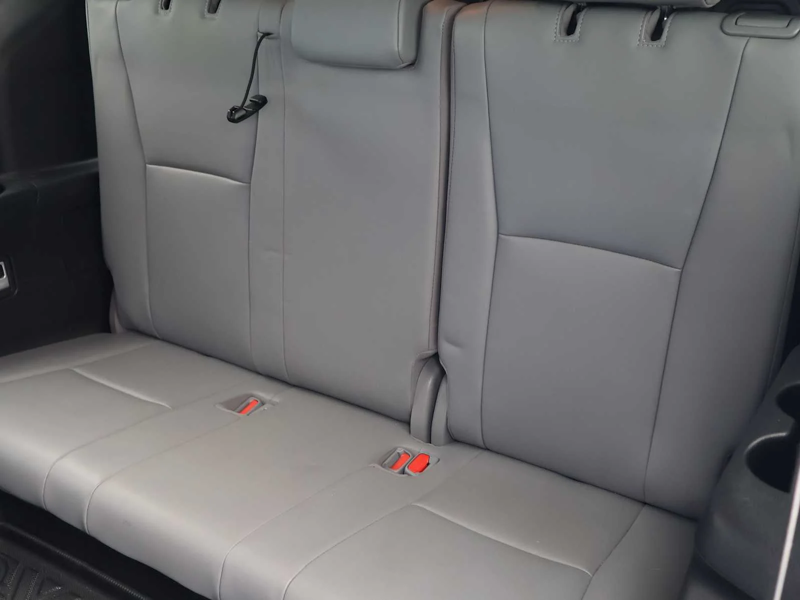 Used 2020 Magnetic Gray Metallic Toyota XLE image 28