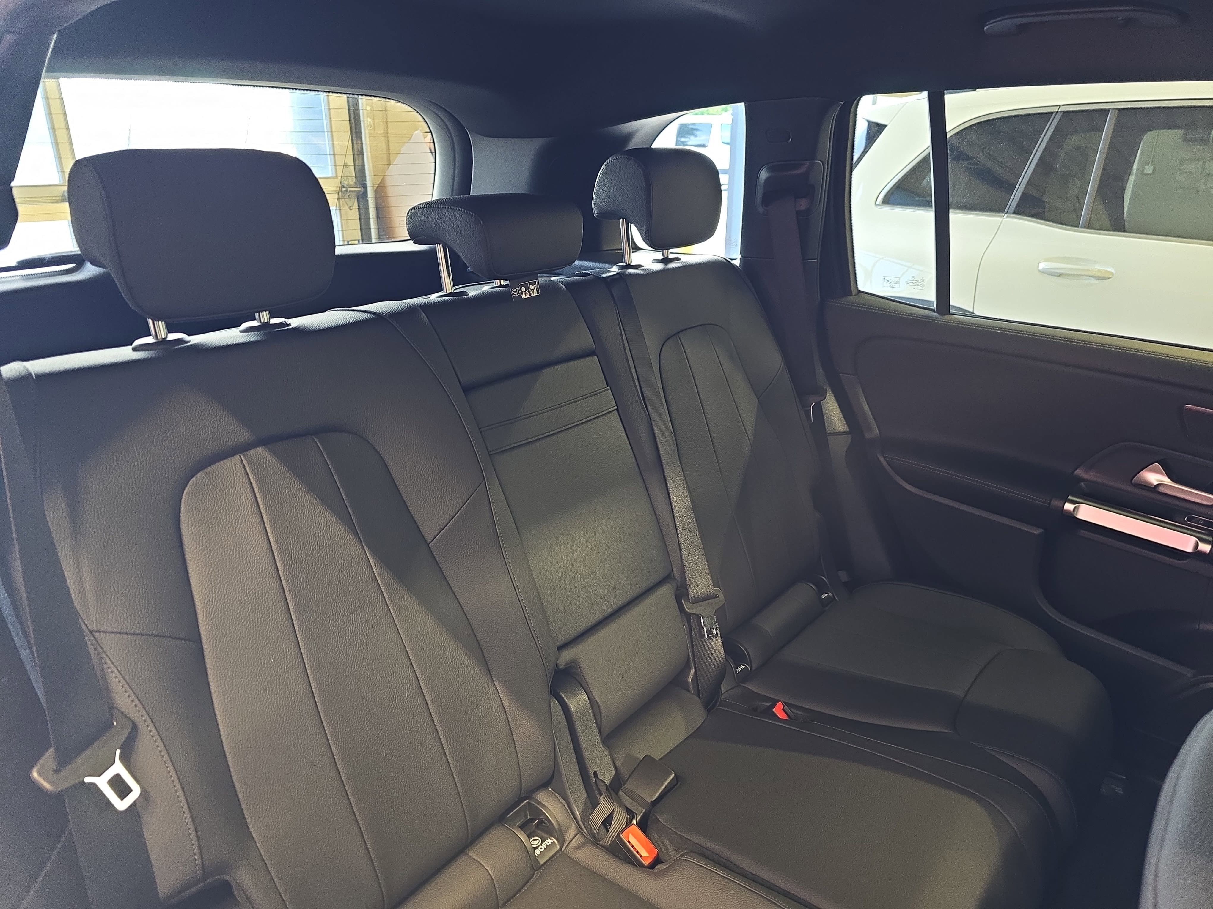 New 2026 Cosmos Black Metallic Mercedes-Benz GLB250 image 12