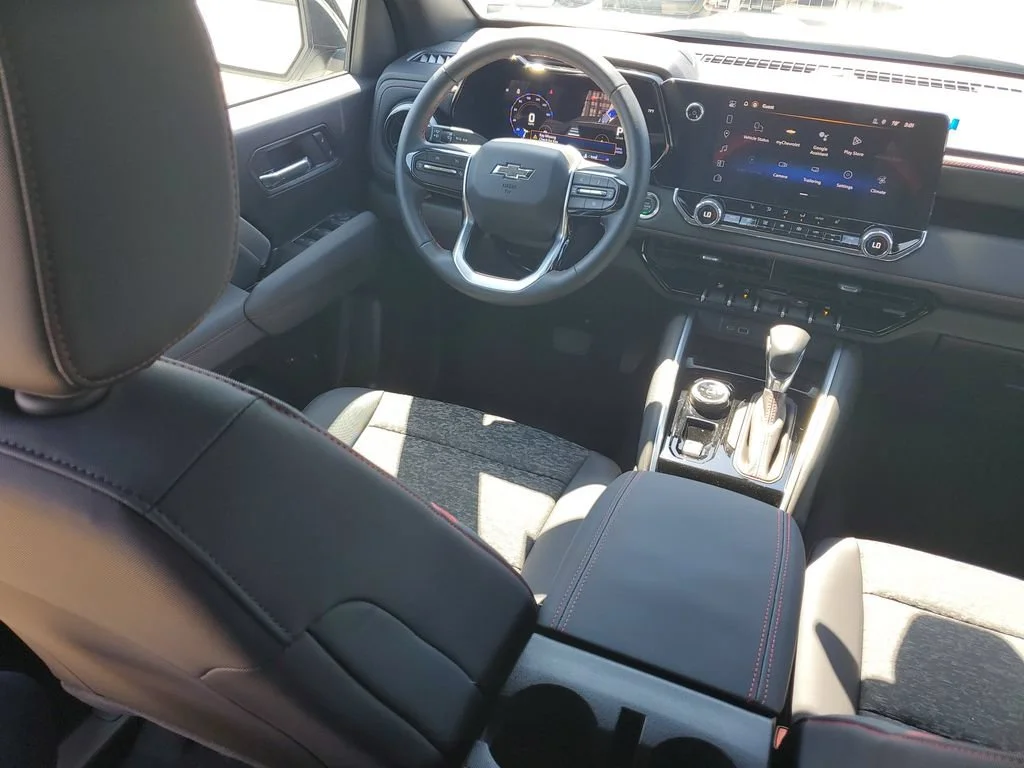 2026 Chevrolet Colorado Z71 - Photo 11