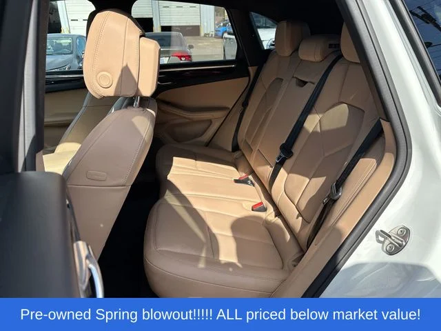 Used 2019 White Porsche SUV image 18