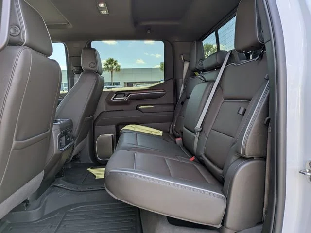 Used 2024 White Frost Tricoat GMC Denali image 15