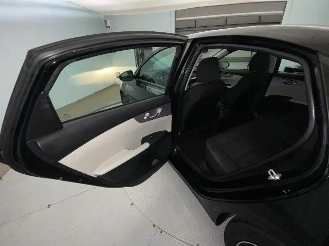 Used 2023 Black Kia LXS image 21