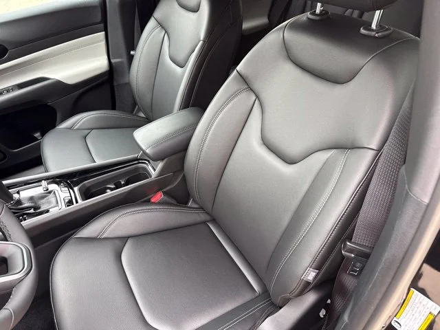 New 2027 Black Jeep Limited image 15