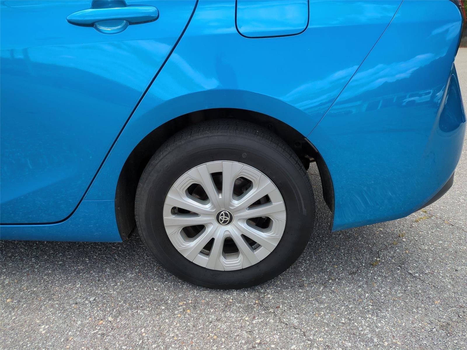 Used 2020 Electric Storm Blue Toyota XLE image 11