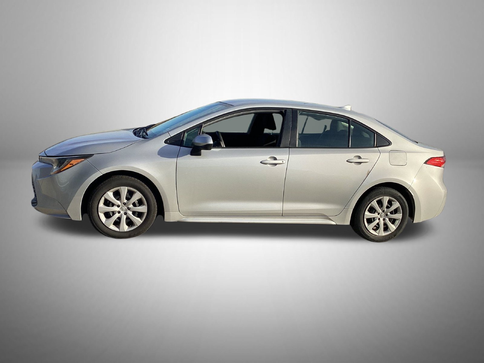 2024 Toyota Corolla LE - Photo 2