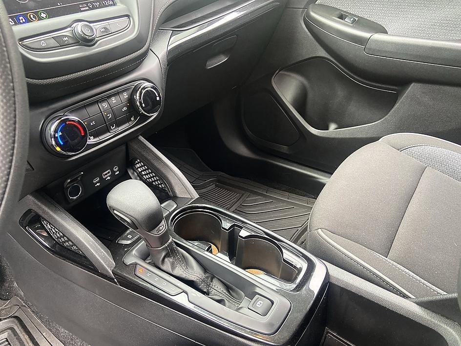 Used 2023 Summit White Chevrolet LT image 15