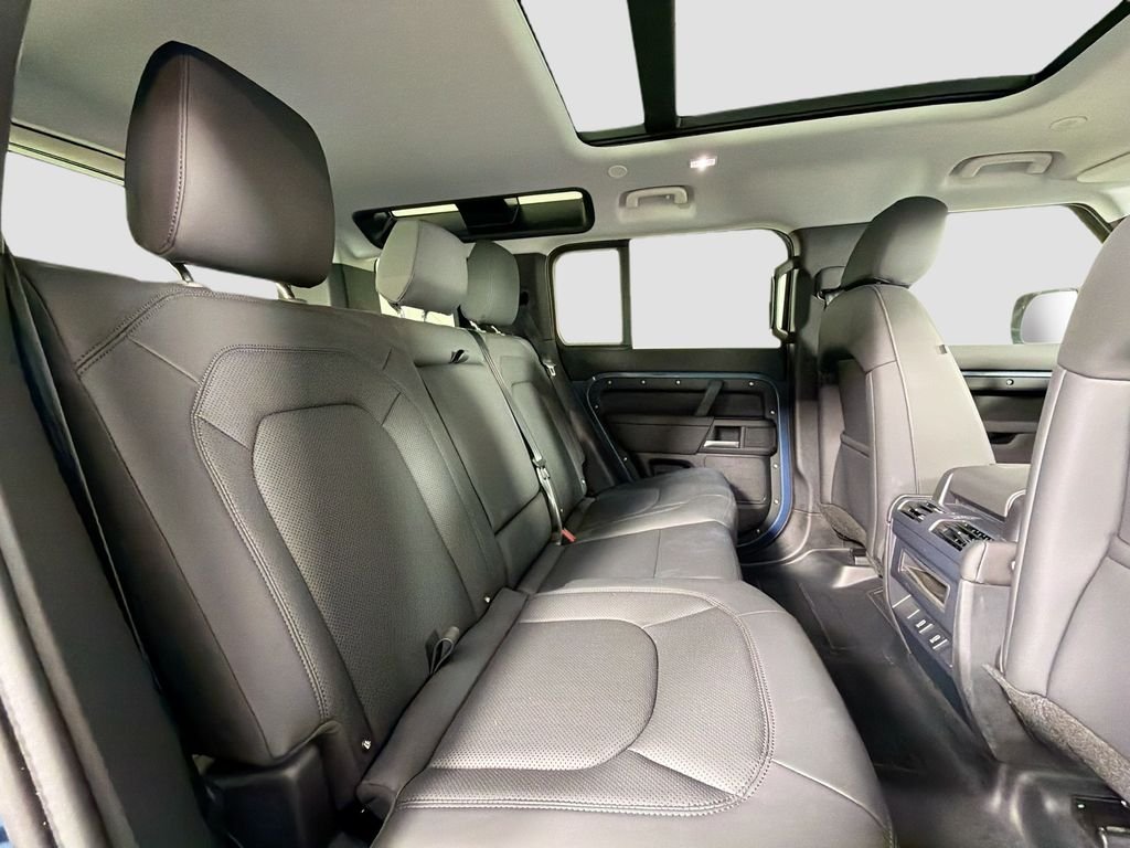 Used 2026 Blue Land Rover S image 29