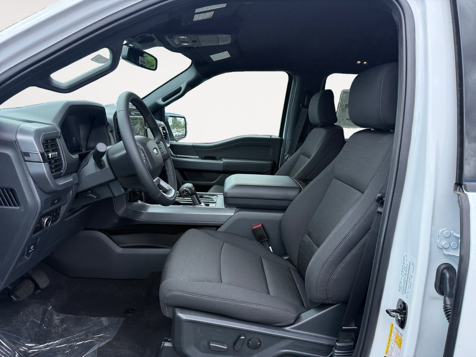 New 2026 OXFORD WHITE Ford XLT image 10