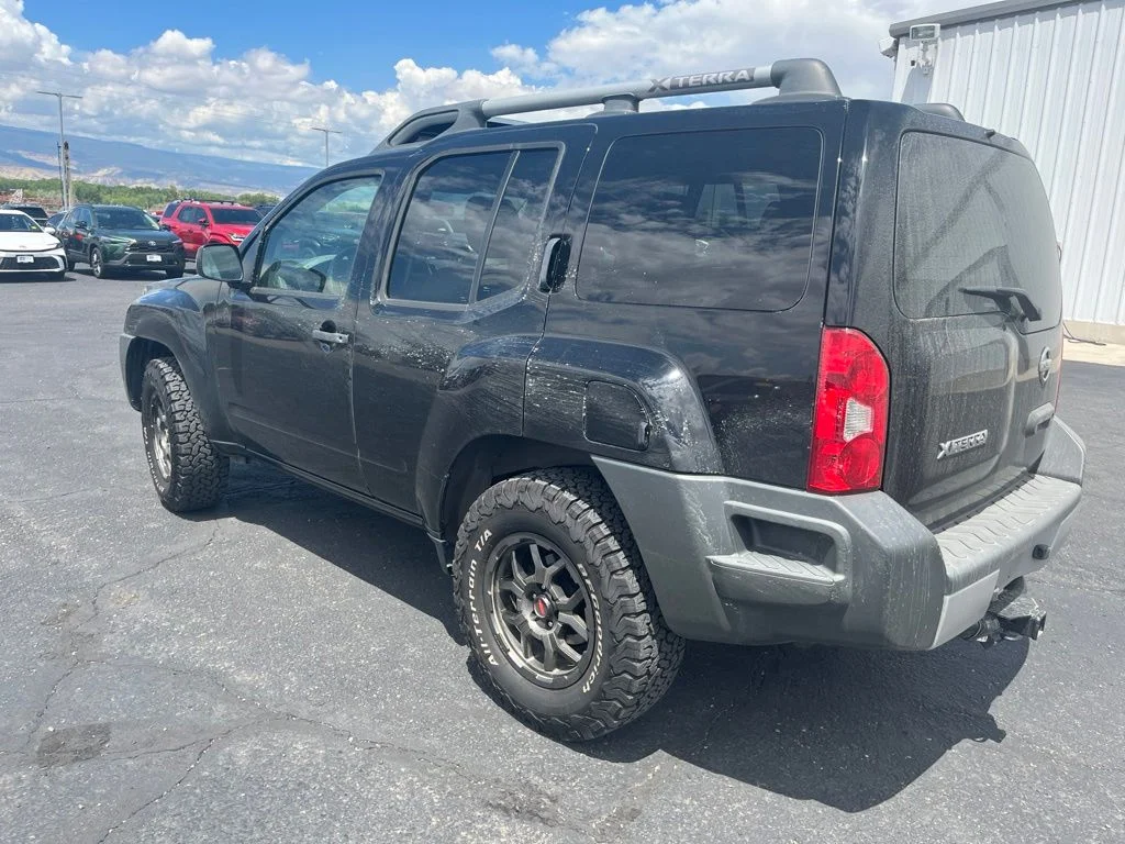 Used 2015 Super Black Nissan X image 4