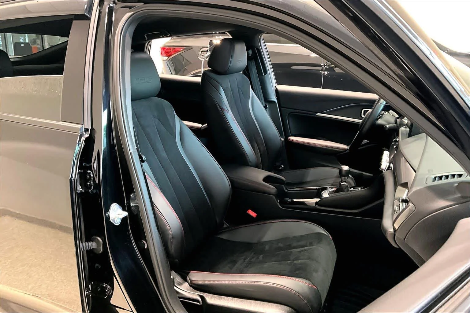 Used 2024 Majestic Black Pearl Acura Type S image 29