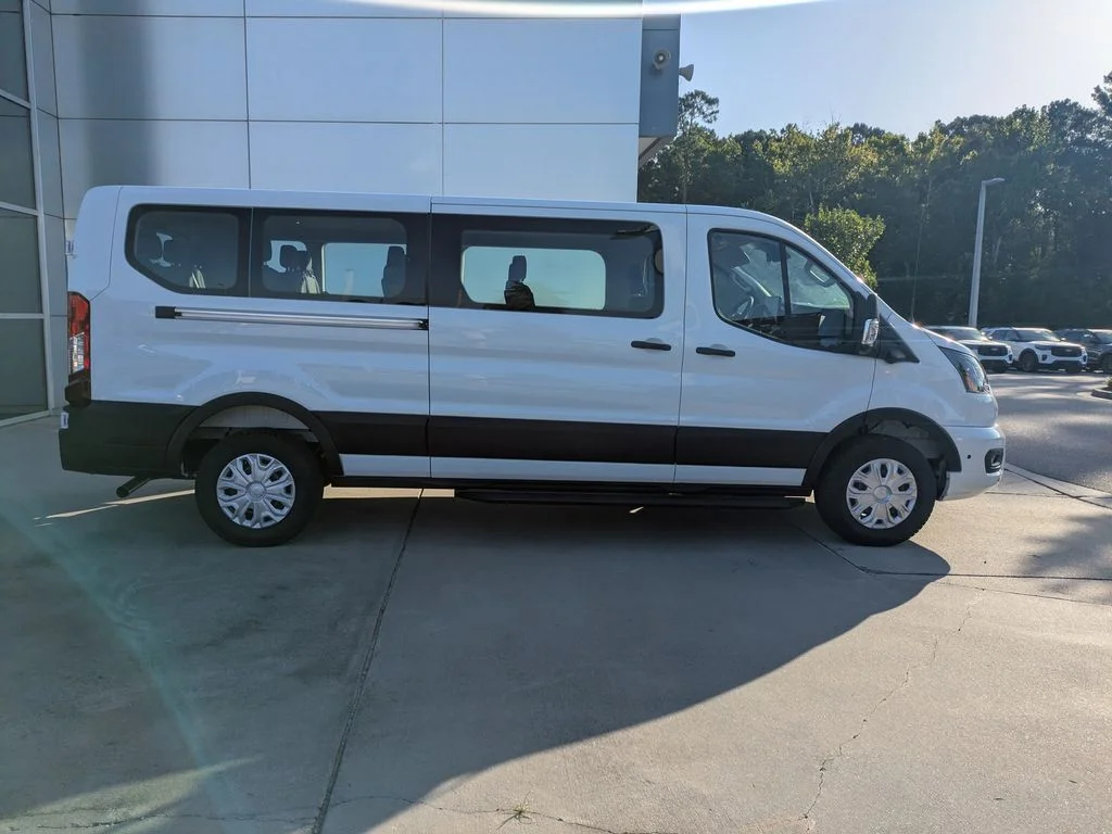New 2026 Oxford White Ford XLT image 3