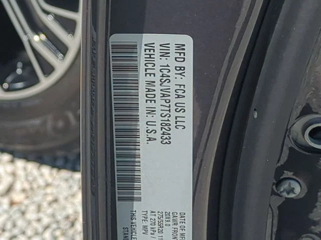 New 2026 Baltic-Gray Metallic Clear-Coat Exterior Paint Jeep  image 39